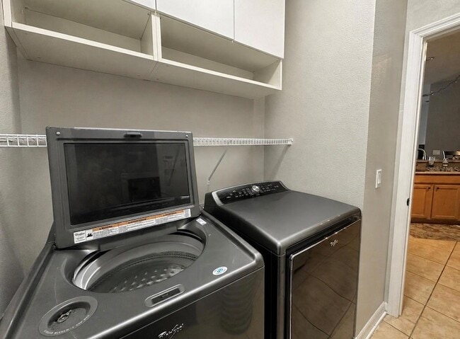 Building Photo - 15245 Stonebriar Way