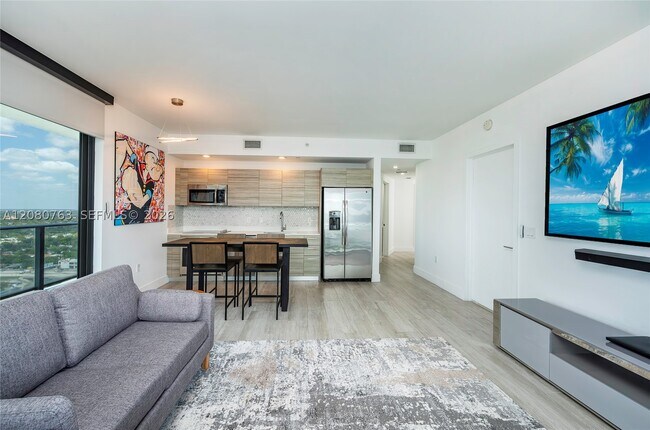 Foto del edificio - 121 NE 34th St