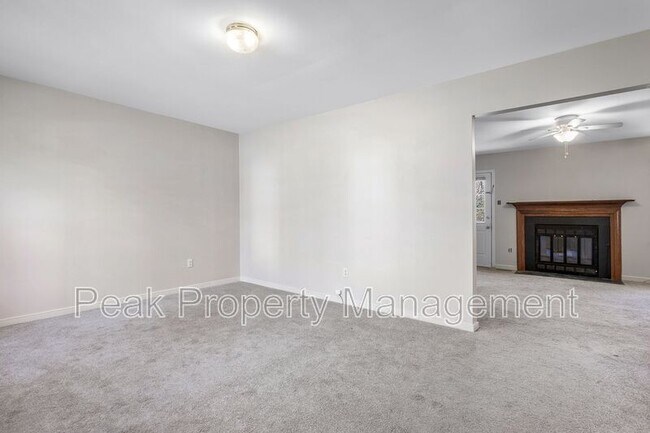 Foto del edificio - 12405 Locustgrove Rd