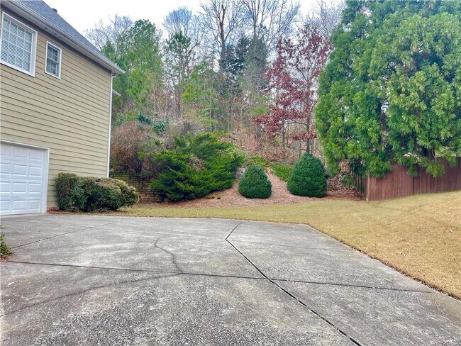 Building Photo - 555 Vinings Springs Dr SE