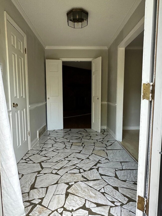 Foto del edificio - 8588 Kettering Dr