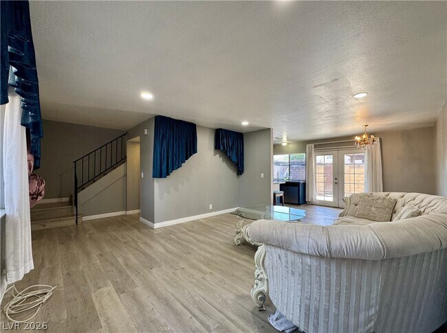 Foto del edificio - 6224 Meadow Haven Ln