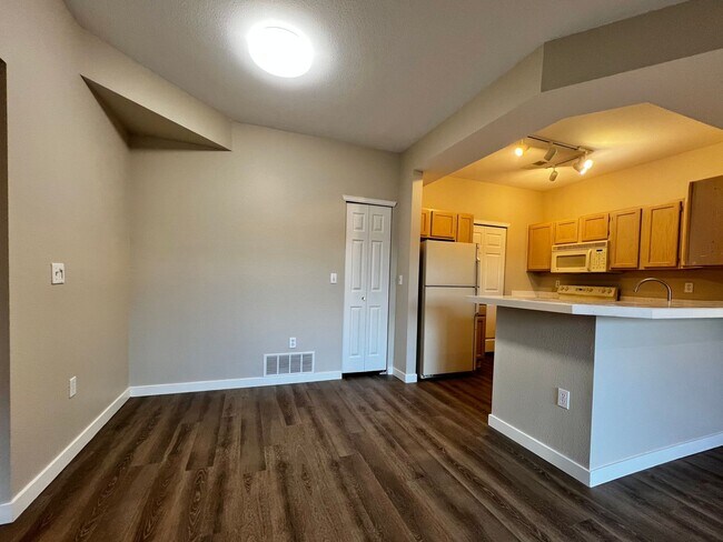Foto del edificio - 2 bed 2 bath condo off Harmony in Fort Collins!