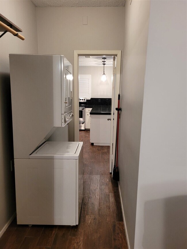 Foto del edificio - 200 Full Moon