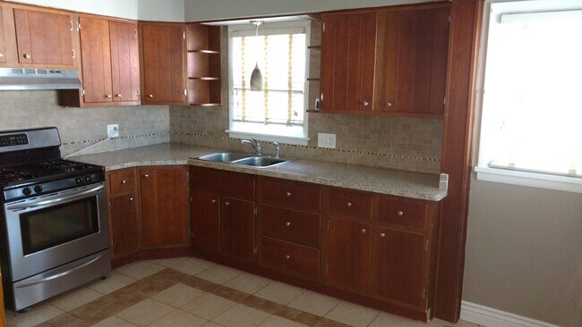 Building Photo - 62 Lapham Park