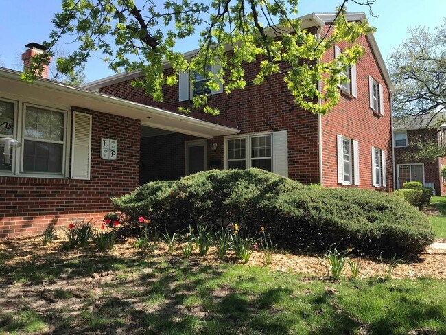 Foto del edificio - 1725 Douglas Ave