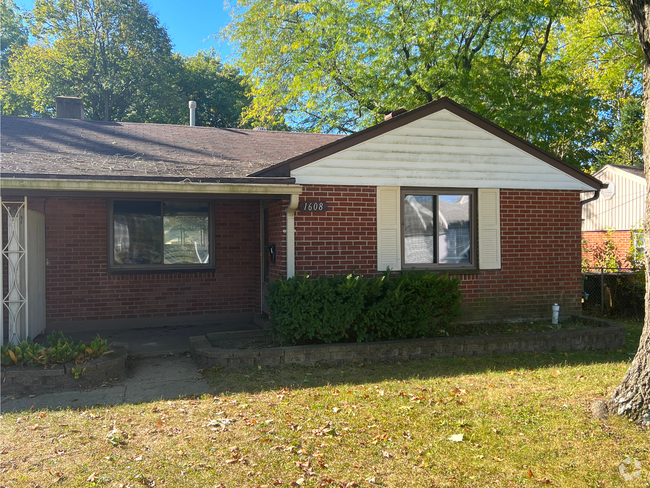 Building Photo - 1608 Briedweng Ave