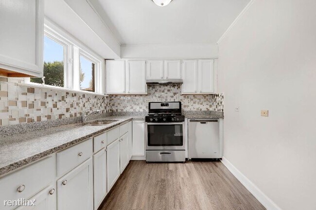 Foto del edificio - 3 br, 1 bath House - 2821 dempster