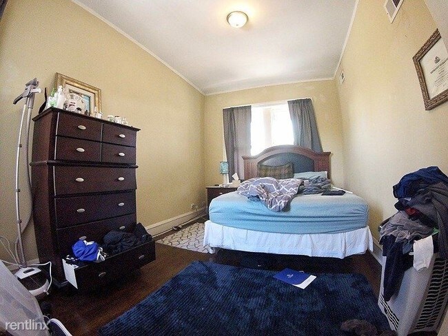 Foto del edificio - 1511 W Irving Park Rd