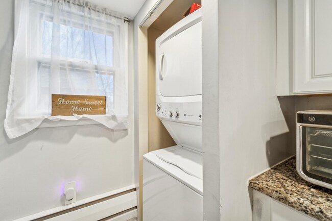 Foto del edificio - Charming Cottage in Highly Desirable Colon...