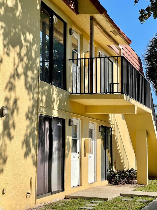 11418 Royal Palm Blvd, Coral Springs, FL 33065 Condo for Rent in