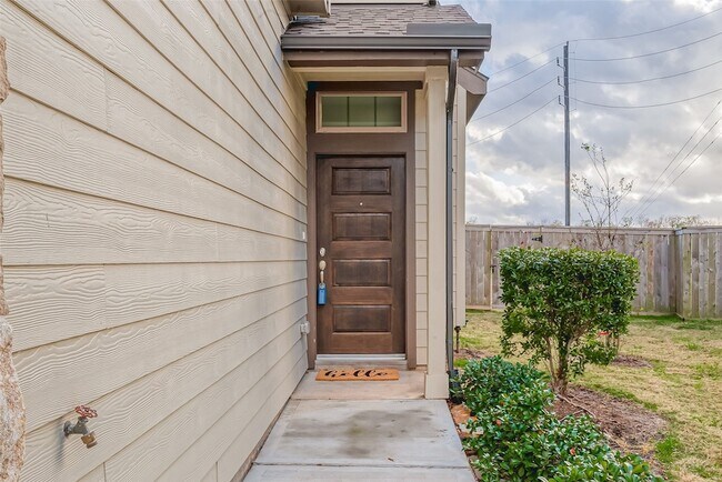 Foto del edificio - 8700 Laurel Crest Dr