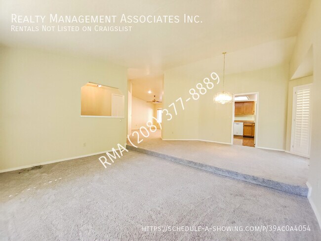 Building Photo - Quality 3 Bedroom House off of Warm Springs