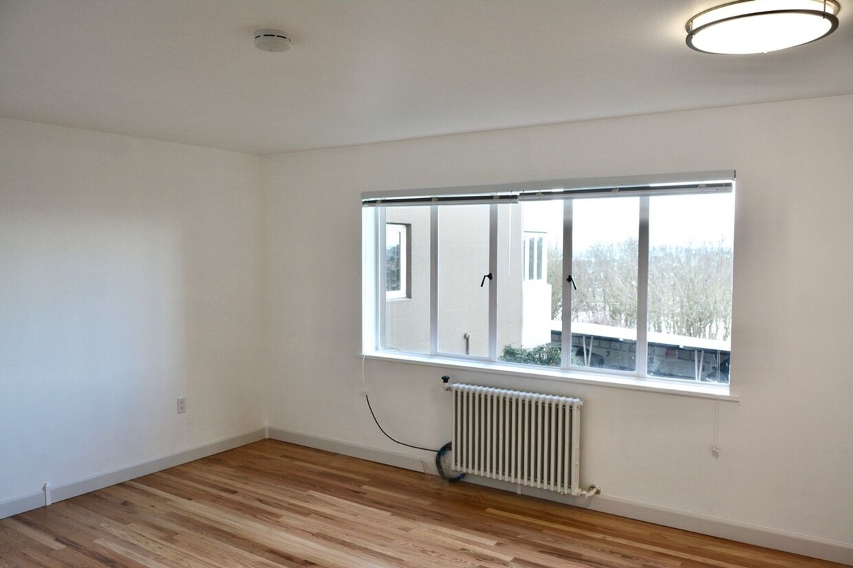 Foto principal - Spacious East Queen Anne 1 Bedroom Condo f...