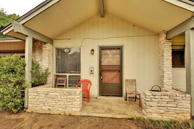 Building Photo - 1740 Rutland Dr