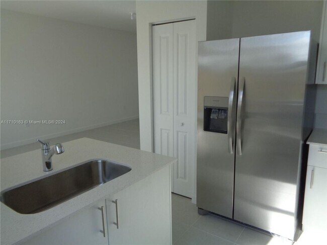 Foto del edificio - 2514 SE 29th St