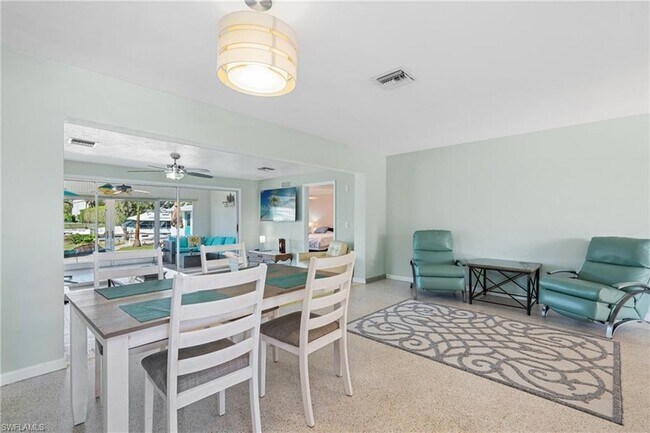 Foto del edificio - 1589 Osprey Ave