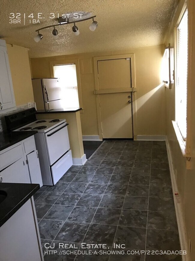 Foto del edificio - 3214 E 31st St