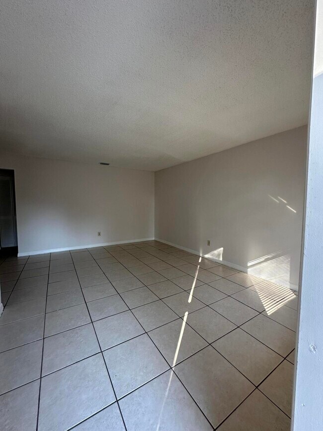 Foto del edificio - 948 Louisiana Ave