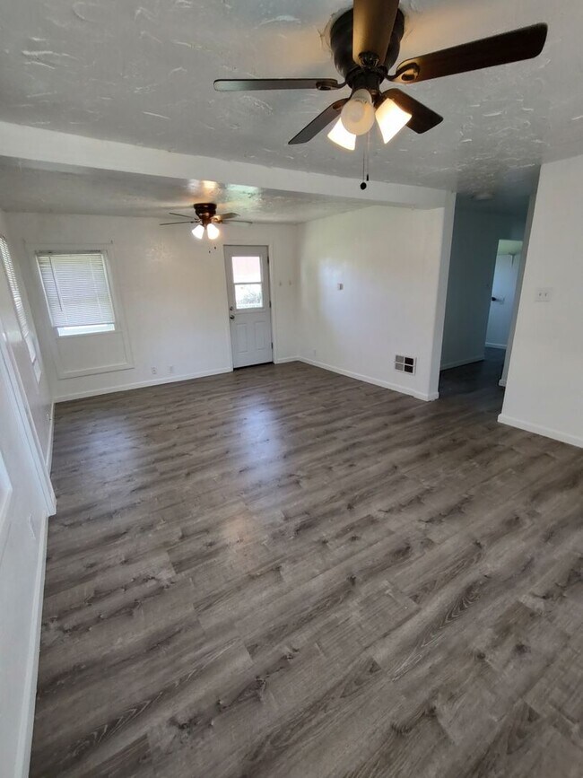 Foto del edificio - 3 Bedroom 1 Bath House