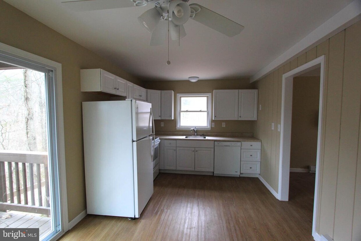 Primary Photo - 160 Greenwood Rd