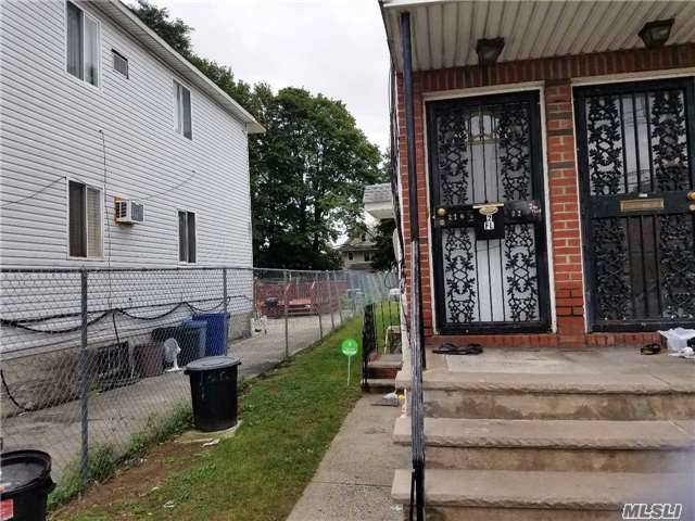 Foto del edificio - 210-22 Hollis Ave