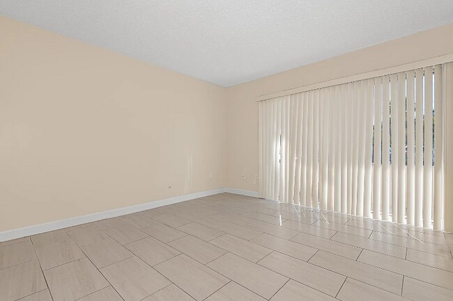 Foto del edificio - 7765 SW 86th St