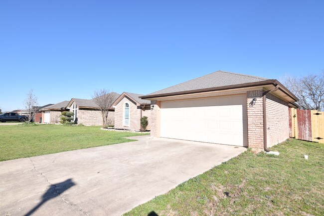 Foto del edificio - 3806 Fabianna Dr