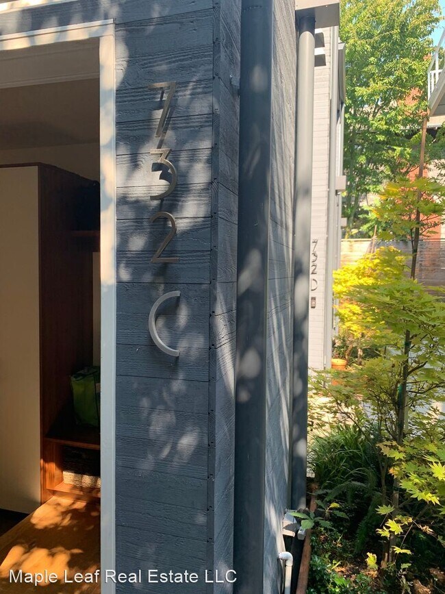 Foto del edificio - 2 br, 2 bath House - 732C Belmont Place E