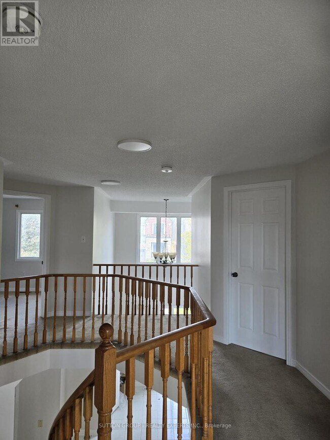 Photo du bâtiment - 135 Moffatt Ave
