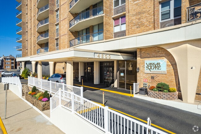 Building Photo - Vassar Square Condominiums