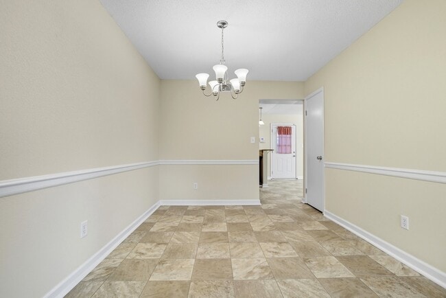 Building Photo - 712 Biltmore Dr