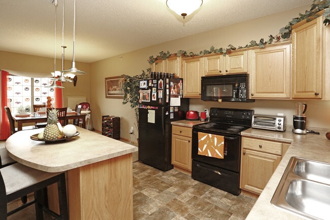 6240 2Bed 2 bath Kitchen - Kensington
