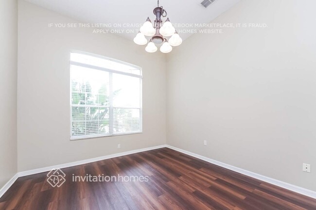 Foto del edificio - 2856 Majestic Isle Dr