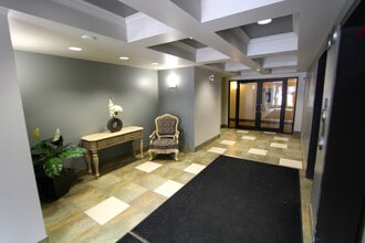 Building Photo - 136-136c Sandpiper Rd