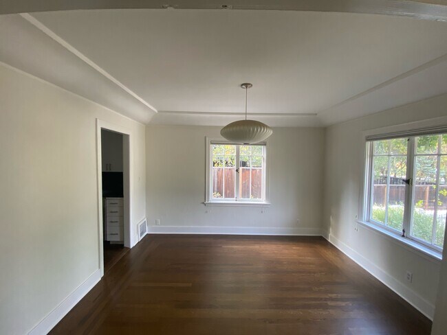 Foto del edificio - 1226 Middlefield Rd