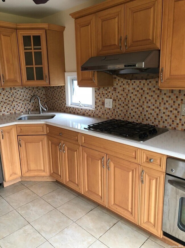 52 Grand Haven Dr, Commack, NY 11725 House Rental in Commack, NY