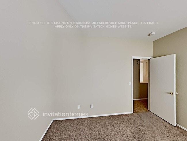 Building Photo - 2352 E Hazeltine Way