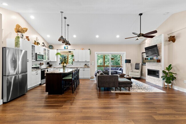 Foto del edificio - Spacious and Inviting - Beautifully-Mainta...