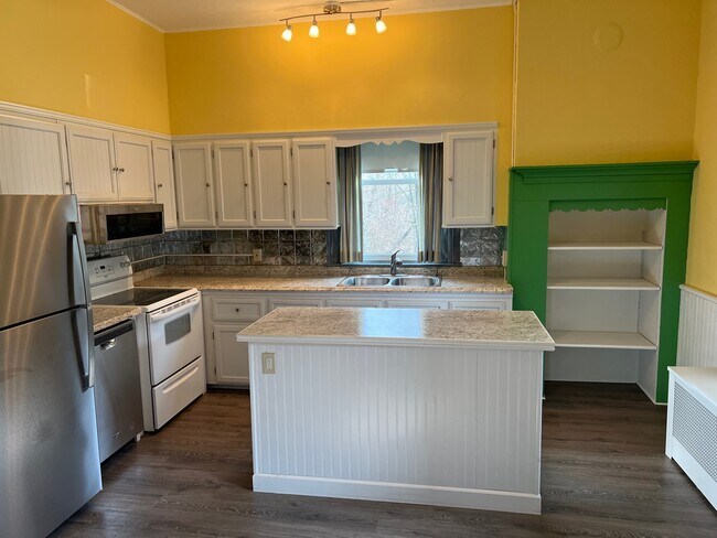 Building Photo - 5413 Mauser St