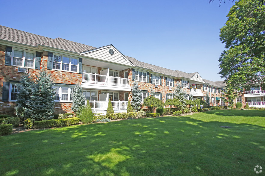 Fairfield Courtyard At Hewlett