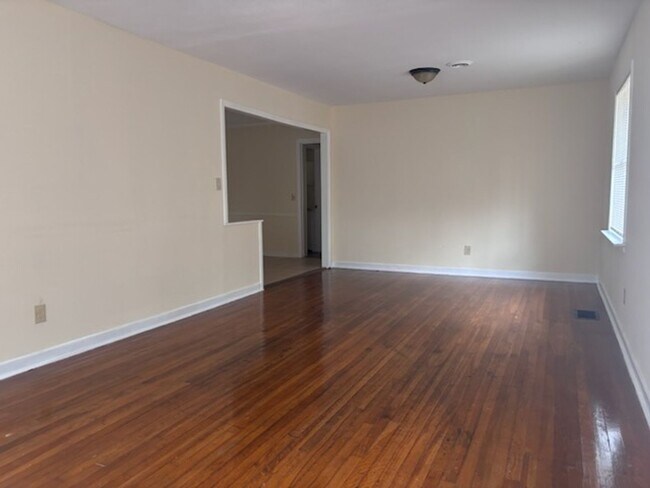 Building Photo - 3158 Peterson Dr