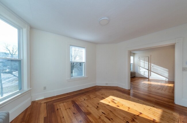 Building Photo - 88 Forest St