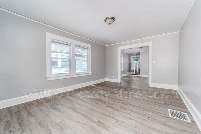 Building Photo - 339 S Missouri St