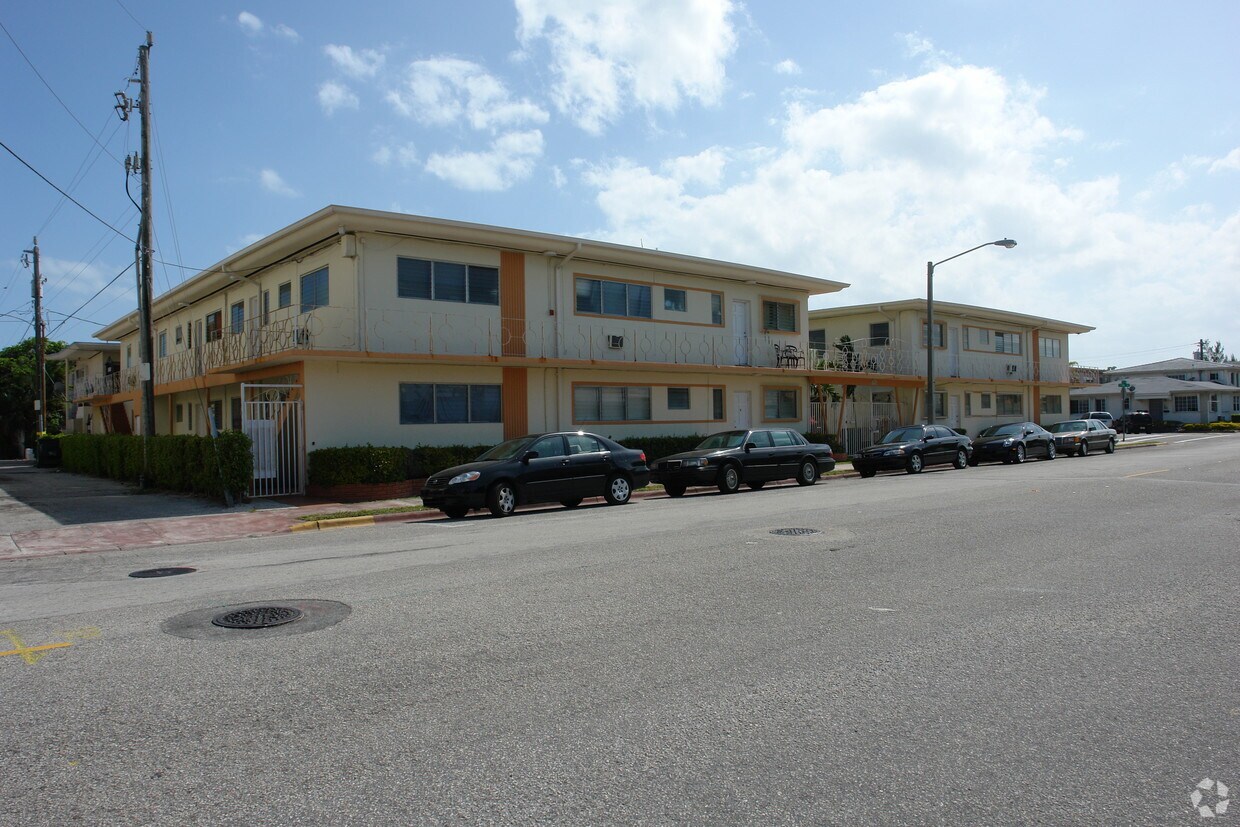 Mimo on the Beach Apartments in Miami Beach, FL