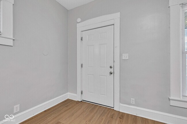Building Photo - 3628 Birchwood Ave
