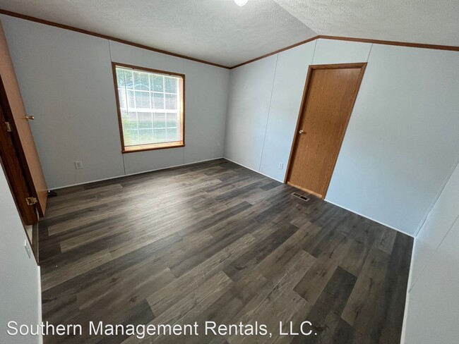 Building Photo - 3 br, 2 bath House - 4 Locust Lane