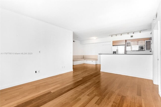 Building Photo - 325 S Biscayne Blvd