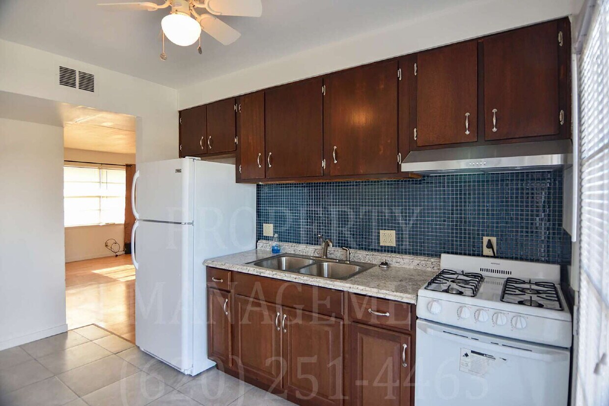 Foto principal - 403 W 9th St