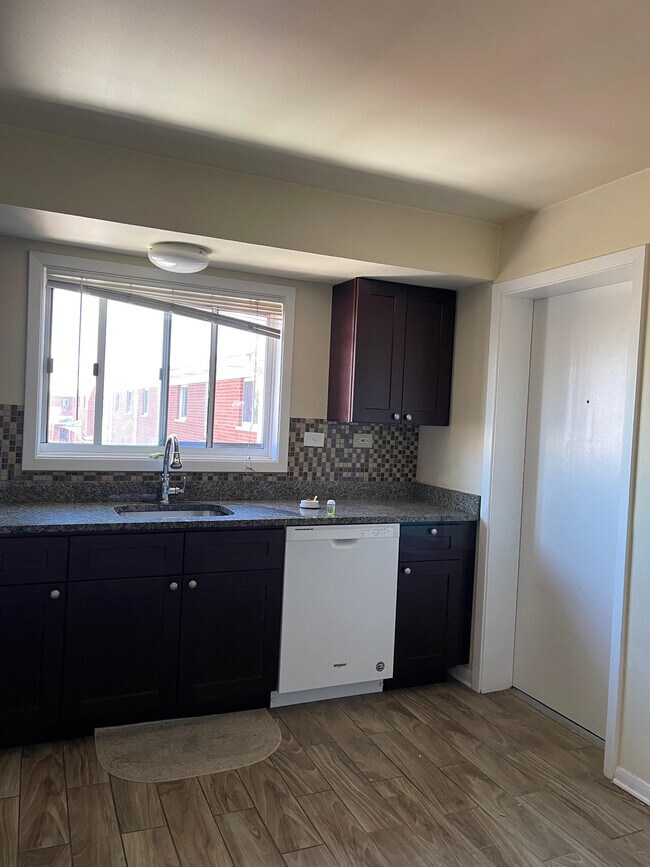 Photo - 1302 Carol St Apartments